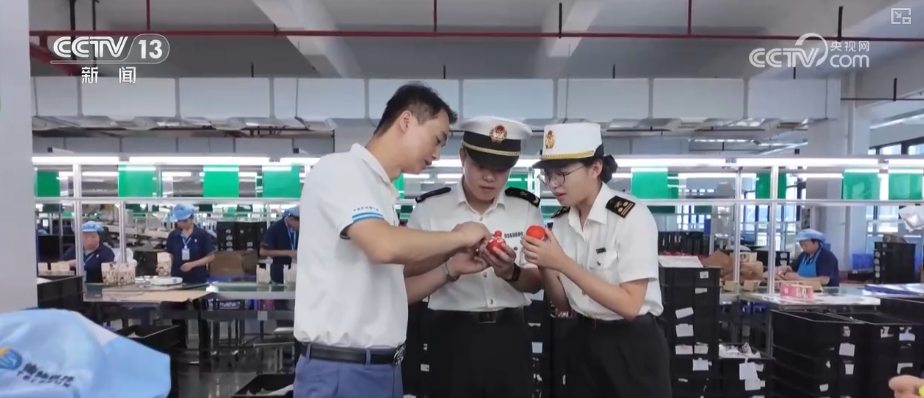 AI+国潮”打造现象级潮玩IP 传统文化走向新高度J9真人游戏第一品牌从10版到30版数智革新！“(图4)